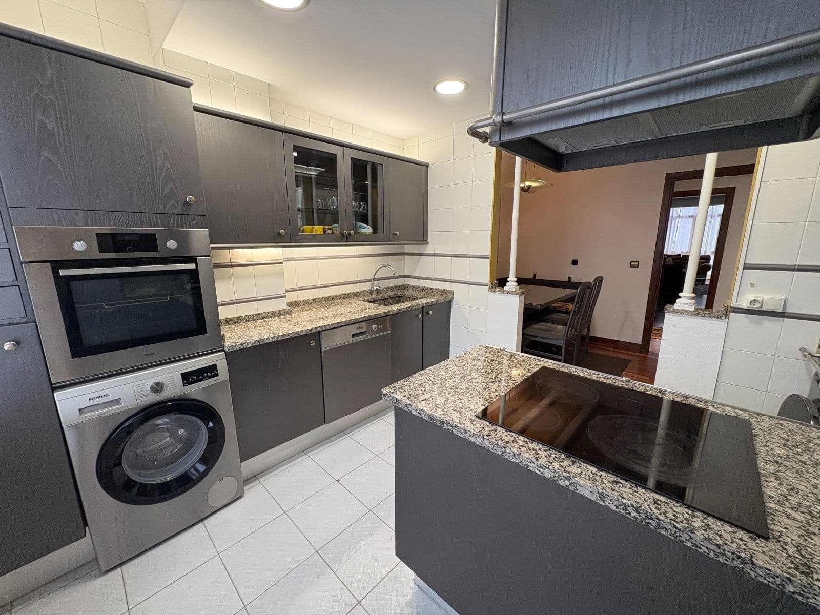 Se vende piso en Florida con garaje y txoko - imagen 9