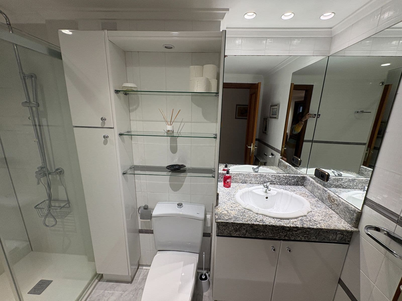 Se vende piso en Florida con garaje y txoko - imagen 28