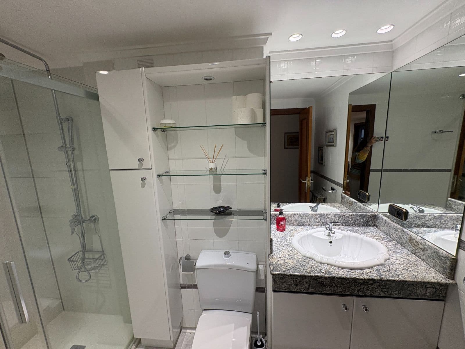 Se vende piso en Florida con garaje y txoko - imagen 27