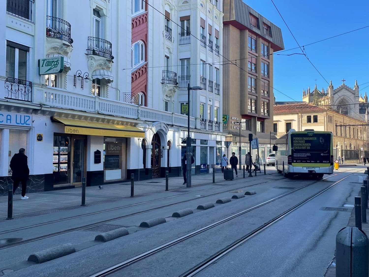 OPORTUNIDAD INVERSORES O EMPRENDEDORES. ÚNICO LOCAL EN VENTA EN GENERAL ALAVA.