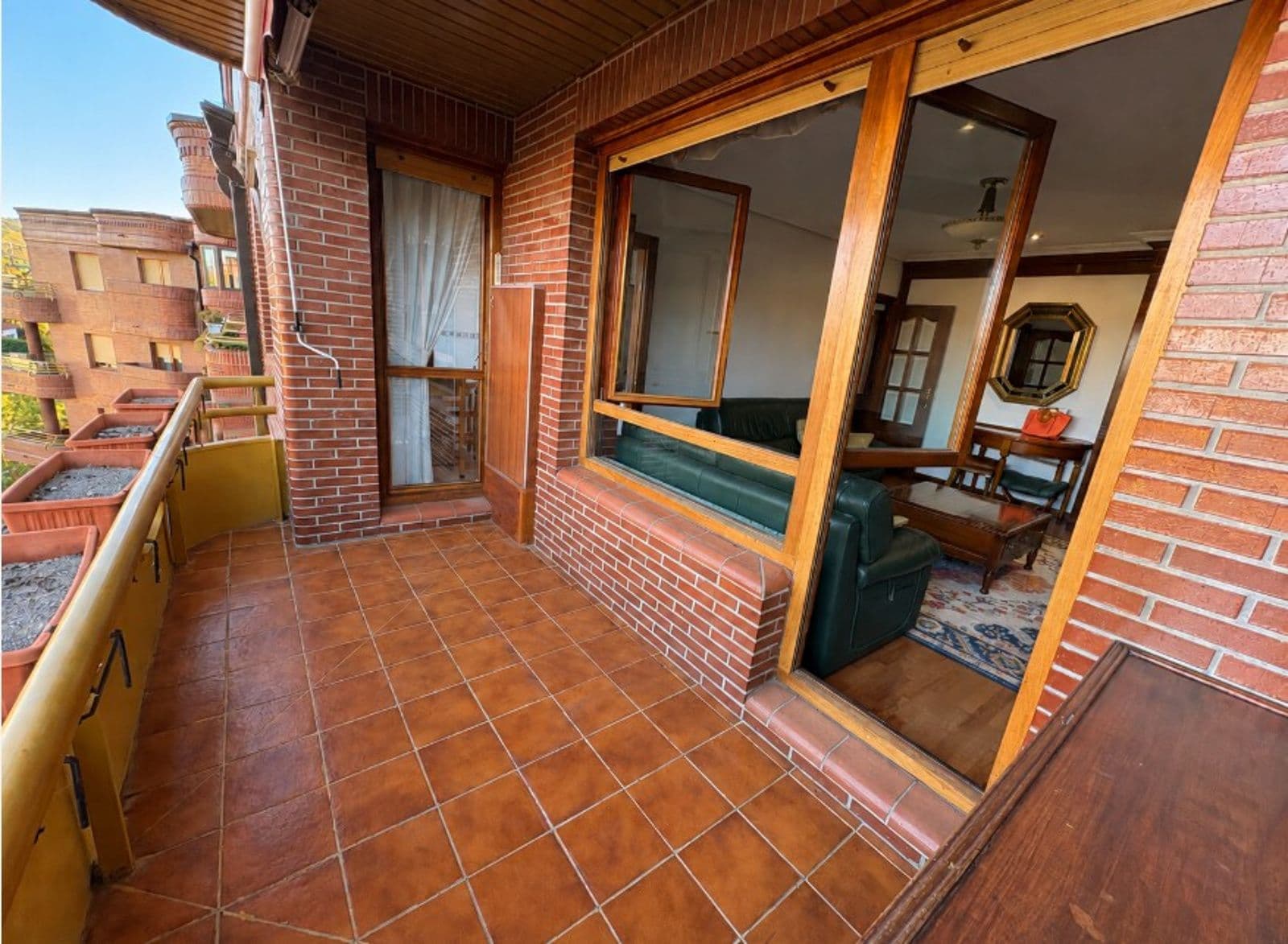 SE VENDE PISO CON TERRAZA, GARAJE Y TRASTERO EN PORTAL DE CASTILLA